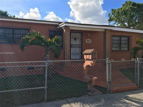 140 E 54th St, Hialeah, FL 33013 photo 1