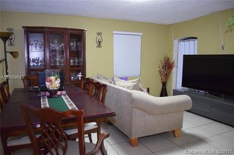 425 E 57th St, Hialeah, FL 33013 photo 3