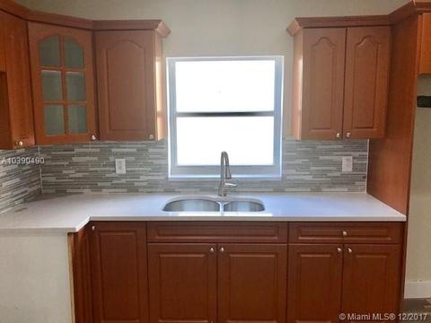 4248 E 9th Ln, Hialeah, FL 33013 photo 6