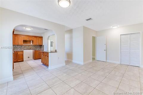 640 E 9th Ln, Hialeah, FL 33010 photo 4