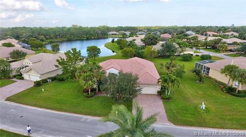 899 SW Bromelia Ter, Stuart, FL 34997 photo 1