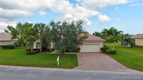 899 SW Bromelia Ter, Stuart, FL 34997 photo 2