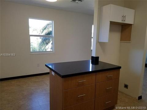270 E 60th St, Hialeah, FL 33013 photo 9
