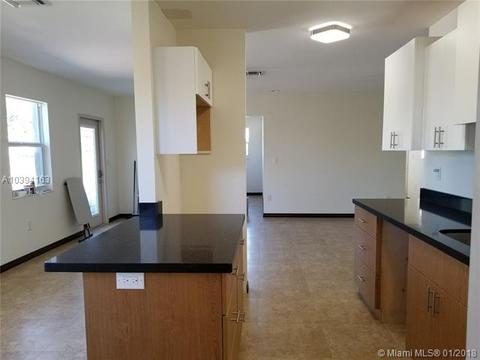 270 E 60th St, Hialeah, FL 33013 photo 10