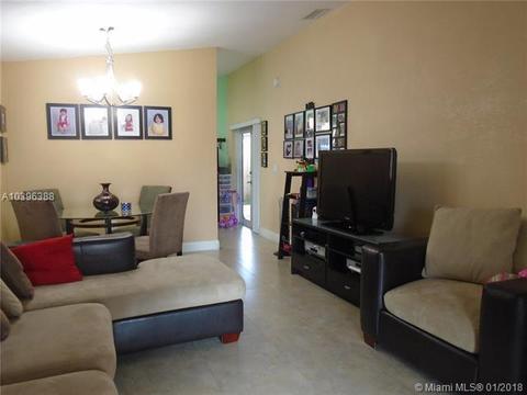 2855 W 74th Pl, Hialeah, FL 33018 photo 4