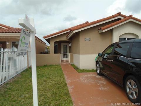 2855 W 74th Pl, Hialeah, FL 33018 photo 2