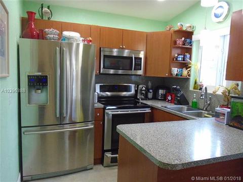 2855 W 74th Pl, Hialeah, FL 33018 photo 9
