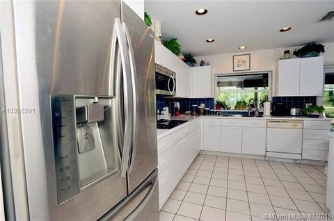 7215 Gleneagle Dr, Miami Lakes, FL 33014 photo 8