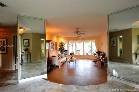7215 Gleneagle Dr, Miami Lakes, FL 33014 photo 4
