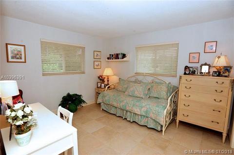 7215 Gleneagle Dr, Miami Lakes, FL 33014 photo 21