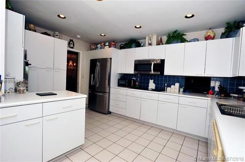 7215 Gleneagle Dr, Miami Lakes, FL 33014 photo 10