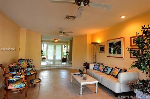 7215 Gleneagle Dr, Miami Lakes, FL 33014 photo 5