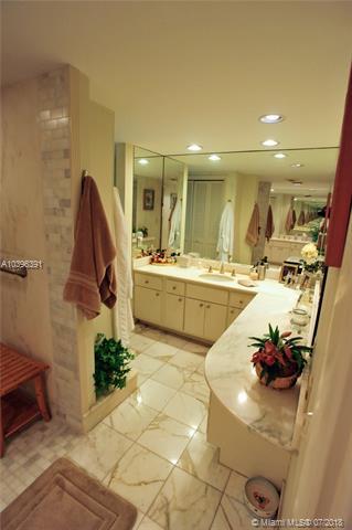 7215 Gleneagle Dr, Miami Lakes, FL 33014 photo 17