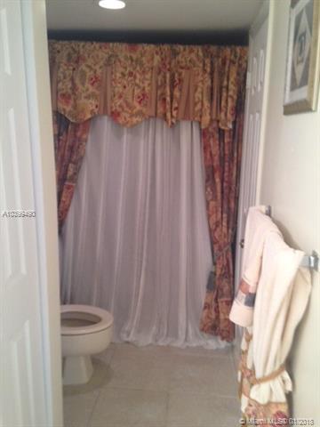 19616 E Lake Dr, Hialeah, FL 33015 photo 5