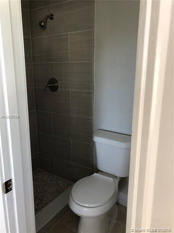Undisclosed, Hialeah, FL 33014 photo 9