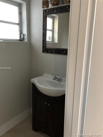 Undisclosed, Hialeah, FL 33014 photo 8