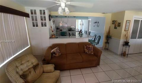 73 E 44th St, Hialeah, FL 33013 photo 4