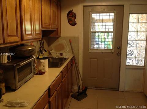 Undisclosed, Miami, FL 33174 photo 10