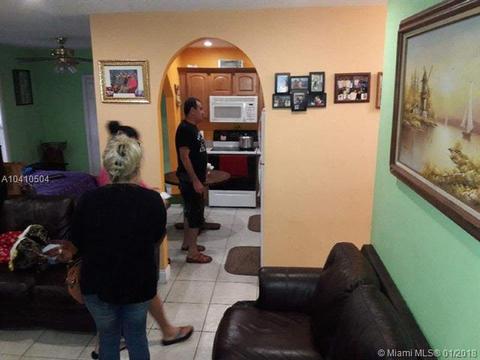 831 SE 4 St, Hialeah, FL 33010 photo 2