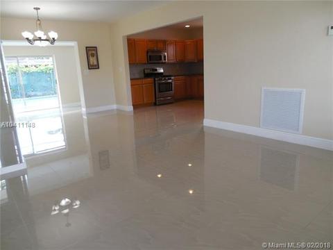 576 53rd Ter, Hialeah, FL 33012 photo 8
