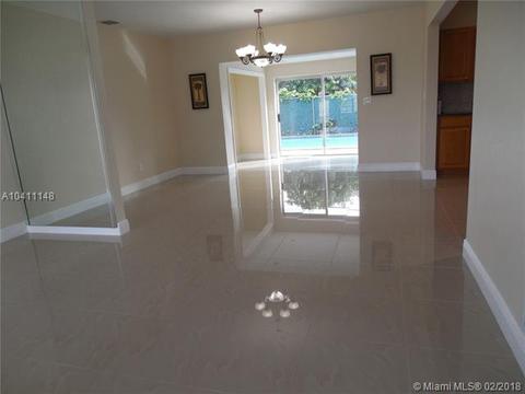 576 53rd Ter, Hialeah, FL 33012 photo 7