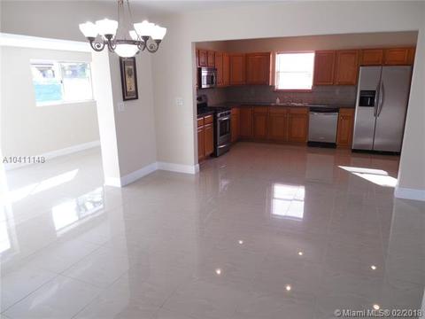 576 53rd Ter, Hialeah, FL 33012 photo 16