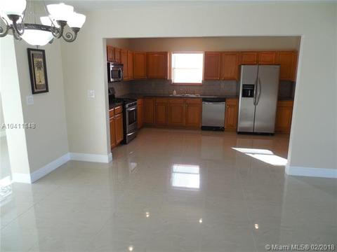 576 53rd Ter, Hialeah, FL 33012 photo 15