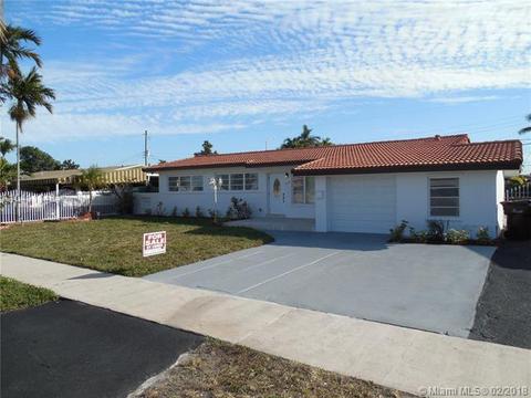 576 53rd Ter, Hialeah, FL 33012 photo 2