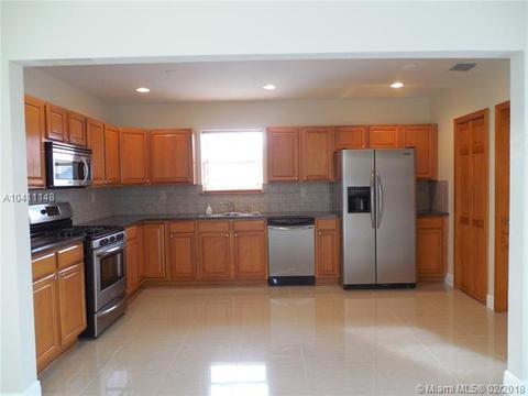 576 53rd Ter, Hialeah, FL 33012 photo 17