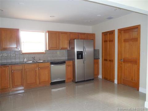 576 53rd Ter, Hialeah, FL 33012 photo 18