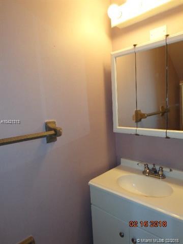 Undisclosed, Miami, FL 33165 photo 10