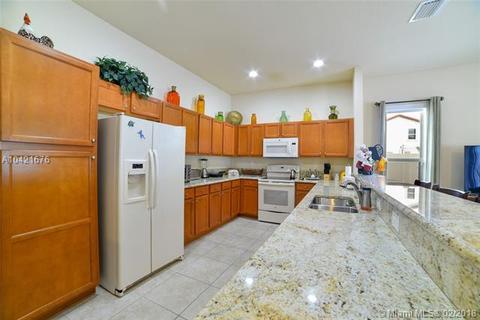 Undisclosed, Miami, FL 33196 photo 9