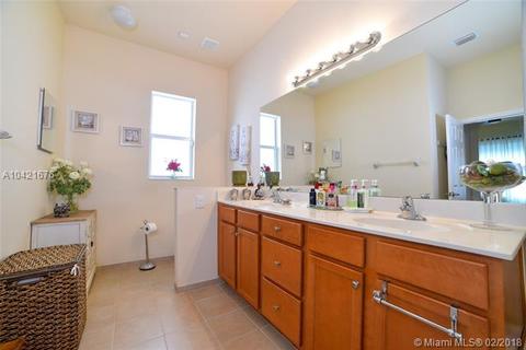 Undisclosed, Miami, FL 33196 photo 16