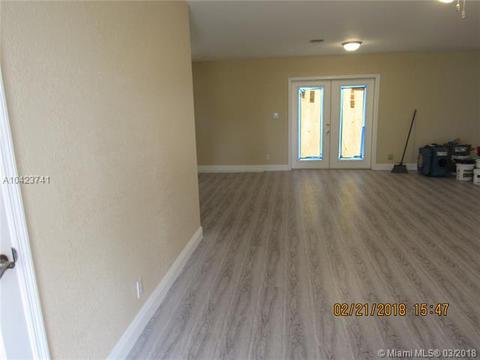 6850 SW 5th St, Margate, FL 33068 photo 4