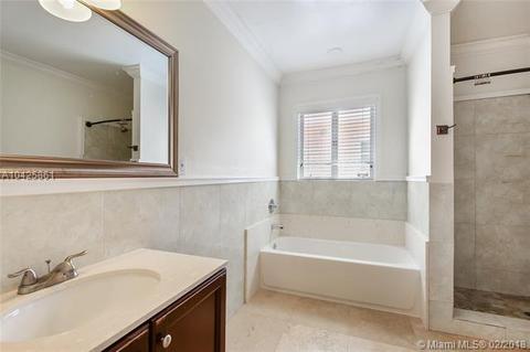 9064 Carlyle Ave, Surfside, FL 33154 photo 9
