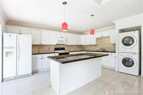 9064 Carlyle Ave, Surfside, FL 33154 photo 4