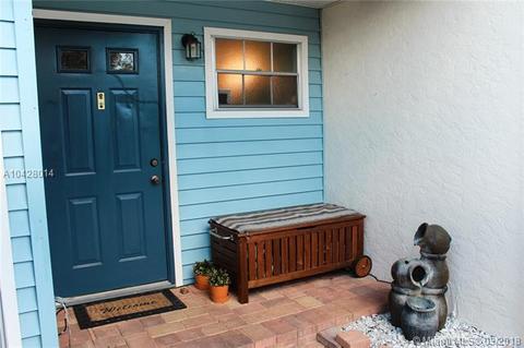 4826 S Hemingway Cir, Margate, FL 33063 photo 5
