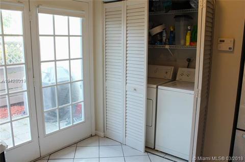 110 E Hemingway Cir, Margate, FL 33063 photo 9