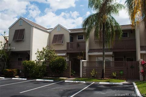 110 E Hemingway Cir, Margate, FL 33063 photo 39