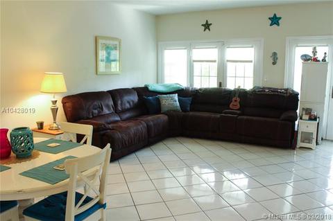 110 E Hemingway Cir, Margate, FL 33063 photo 11
