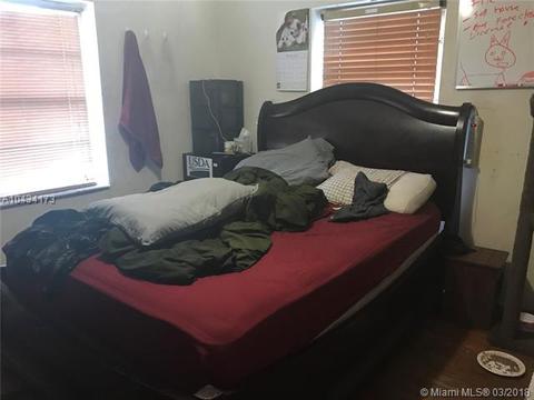 367 E 46th St, Hialeah, FL 33013 photo 4