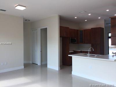 3645 E 7th Ave, Hialeah, FL 33013 photo 9