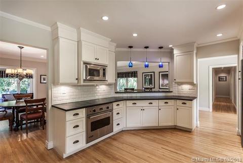 545 San Servando Ave, Coral Gables, FL 33143 photo 2