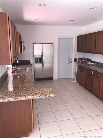 Undisclosed, Hialeah, FL 33014 photo 9