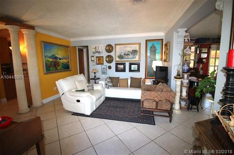 541 E 10th St, Hialeah, FL 33010 photo 1