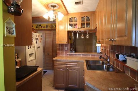 541 E 10th St, Hialeah, FL 33010 photo 3
