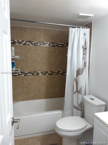 Undisclosed, Miami, FL 33193 photo 13