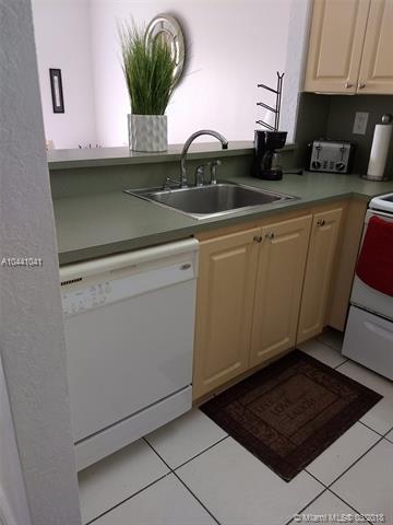 Undisclosed, Miami, FL 33193 photo 8