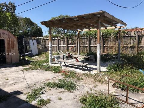 685 E 35th St, Hialeah, FL 33013 photo 14