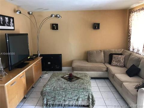 685 E 35th St, Hialeah, FL 33013 photo 2